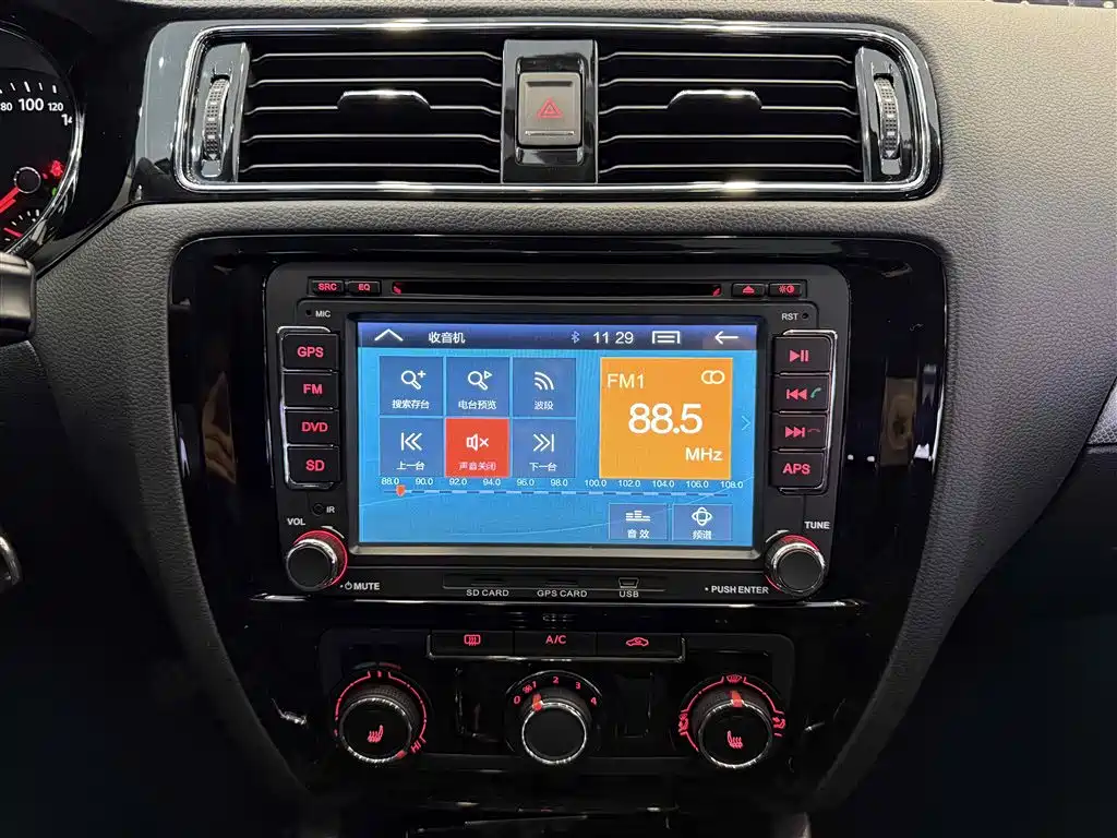 Volkswagen Sagitar 2015 230TSI Automatic Comfort фото 20