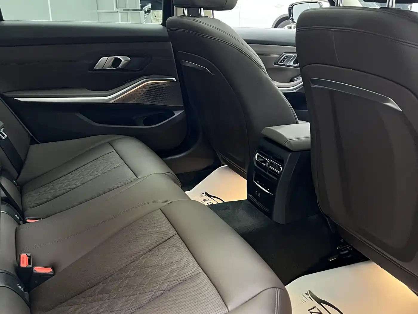 BMW 3 Series 2023 320Li M Sport Package фото 20