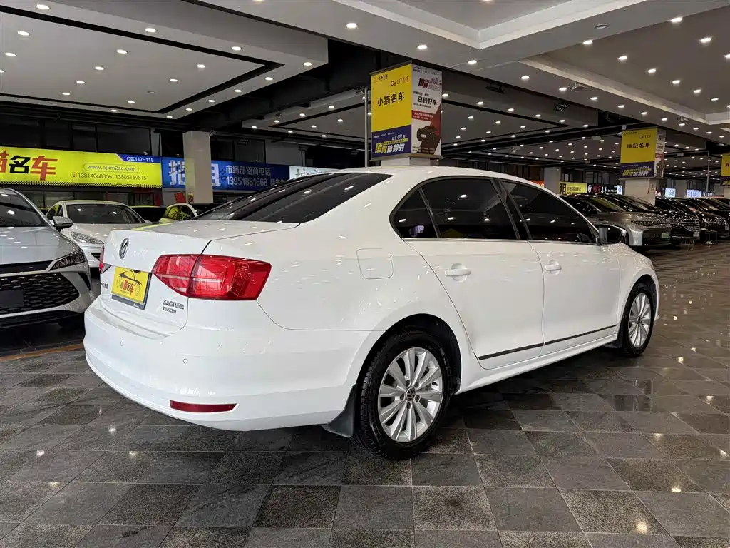 Volkswagen Sagitar 2015 230TSI Automatic Comfort фото 32