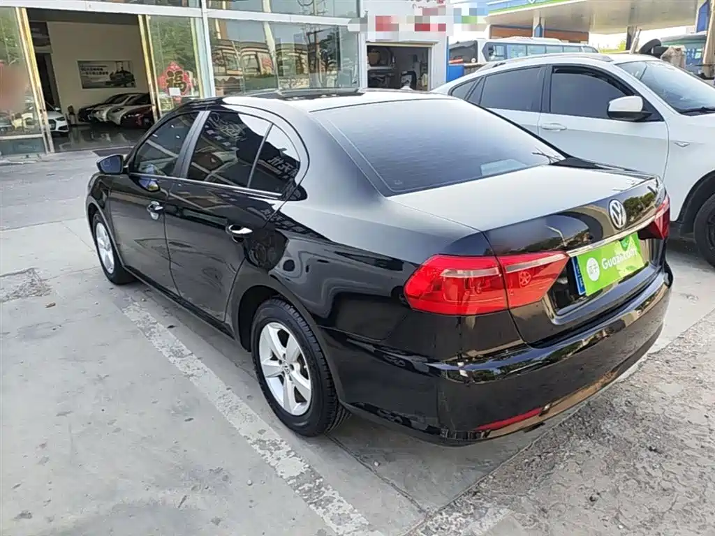 Volkswagen Lavida 2013 Facelift Classic 1.6L Automatic Trend фото 5