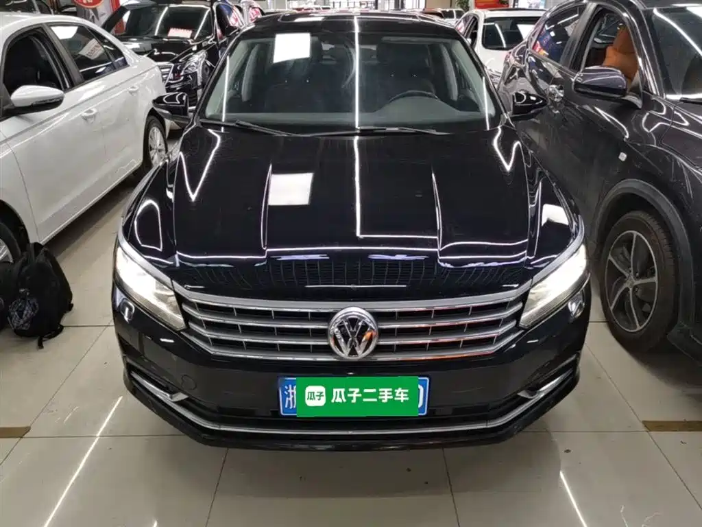 Volkswagen Passat 2016 330TSI DSG Executive Edition фото 3