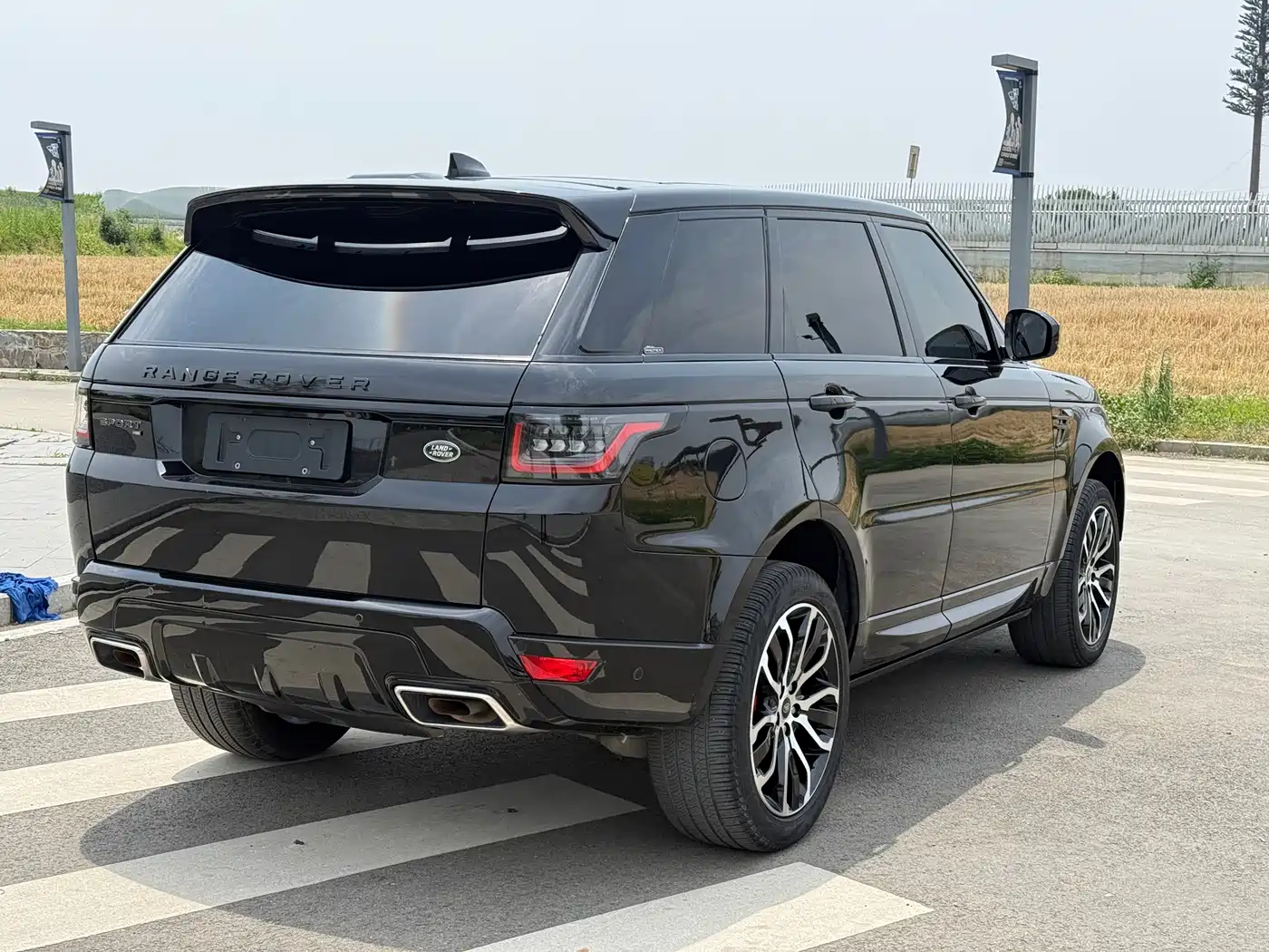 Land Rover Range Rover Sport 2022 3.0 L6 Gloss Black Edition фото 5