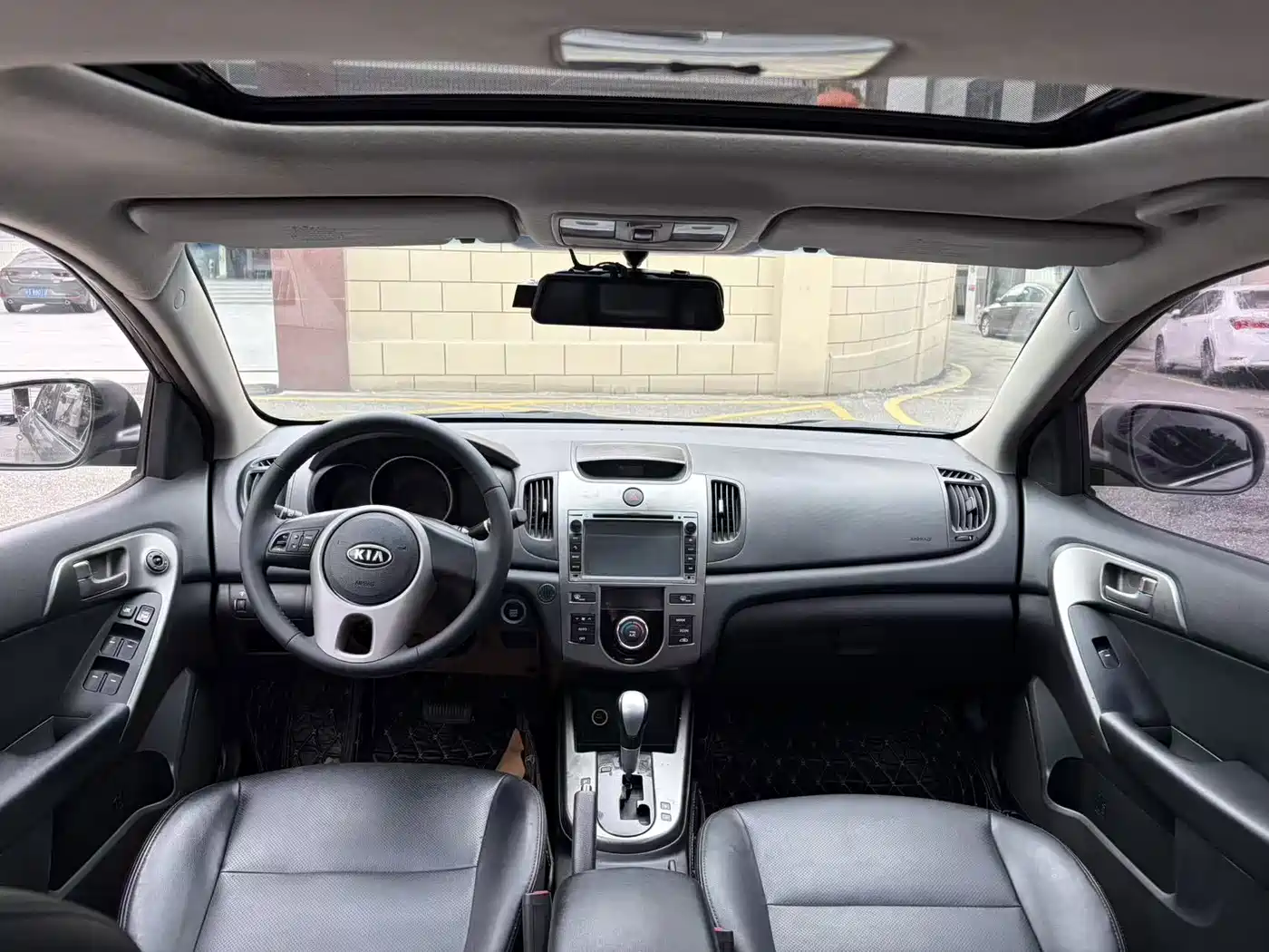 Kia Forte 2011 2011 Model 1.6L AT GL