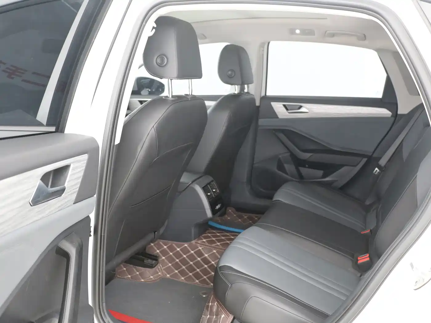 Volkswagen Sagitar 2026 2026 Model 30 Million Special Selection 300TSI DSG Surpass Edition