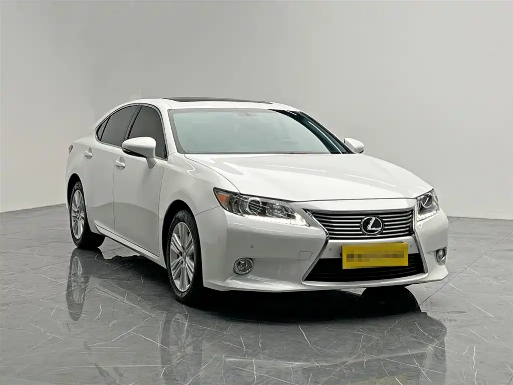 Lexus ES 2014 250 Elite Edition фото 8
