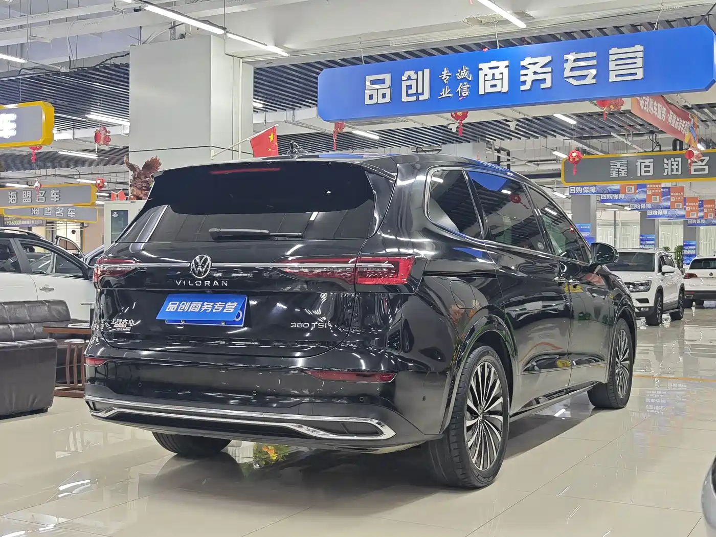 Volkswagen Viloran 2023 Facelift 380TSI Premium Edition фото 7