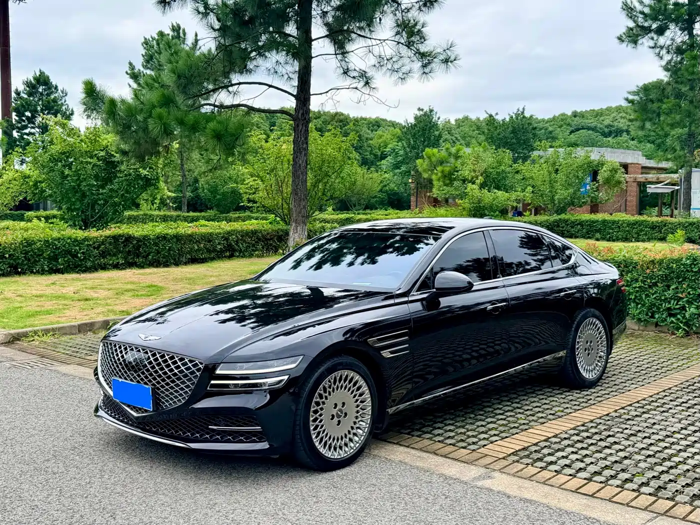 2023 Genesis G80