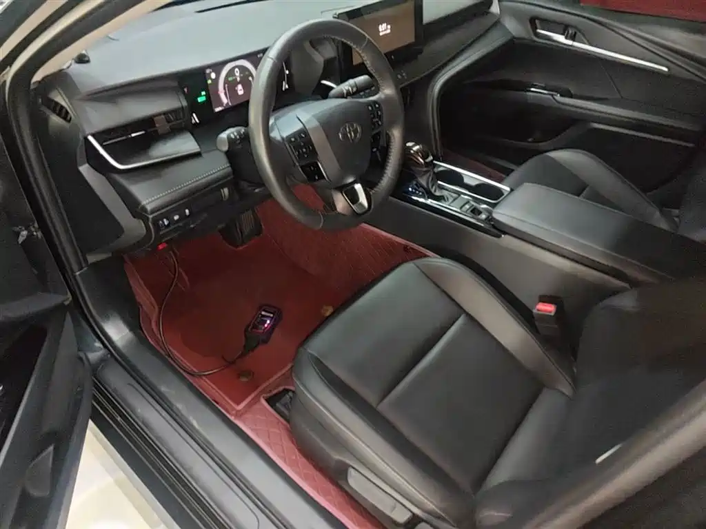 Toyota Camry 2024 Hybrid 2.0HE Elite Edition фото 15