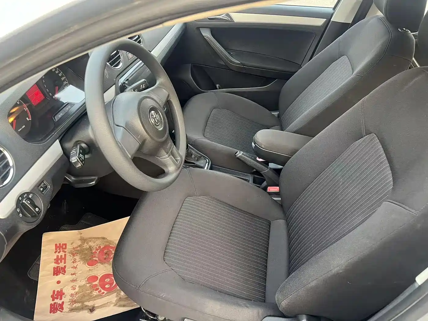 Volkswagen Jetta 2015 1.6L Auto Comfort фото 9