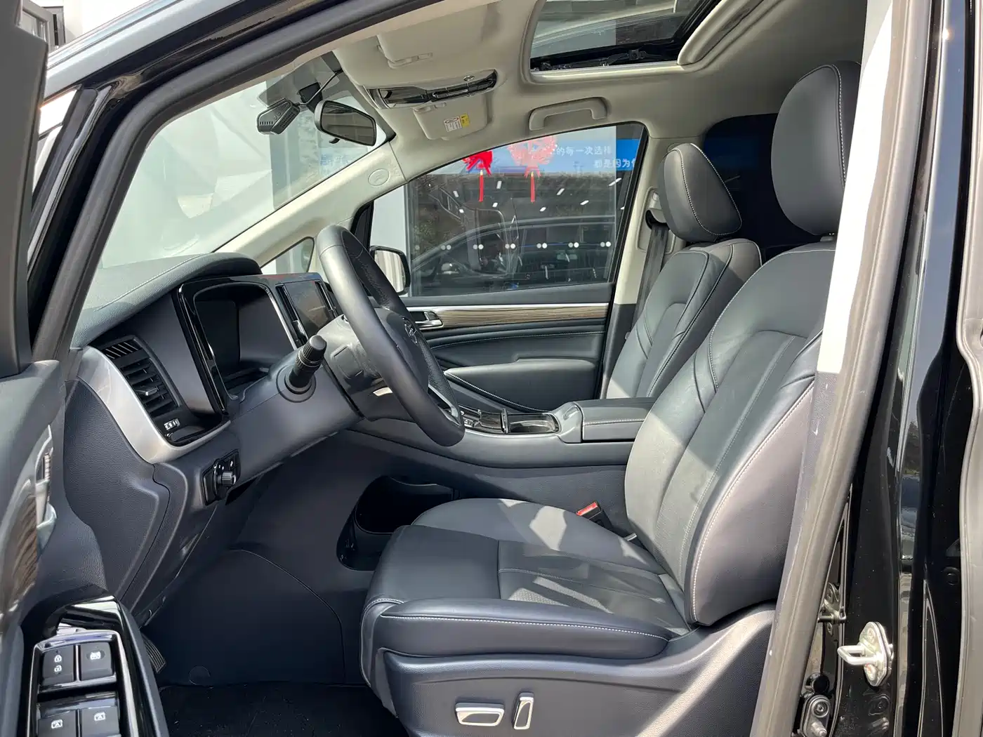 GAC Trumpchi Trumpchi M8 2023 Leading Series 390T Premium Edition фото 8