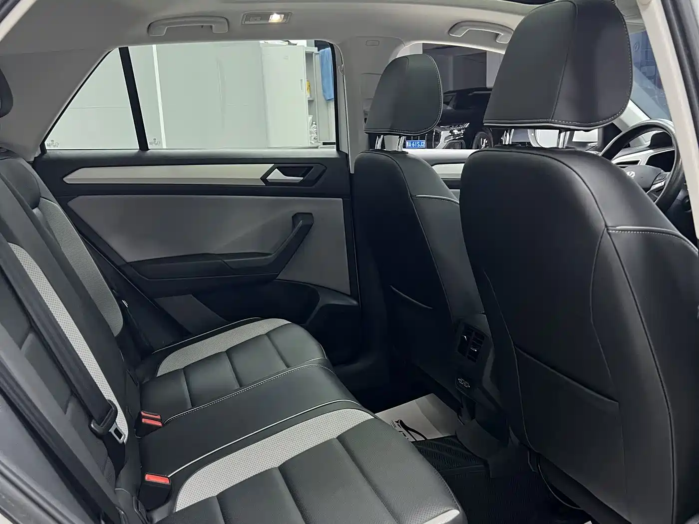 Volkswagen T-Roc, миниатюра 10