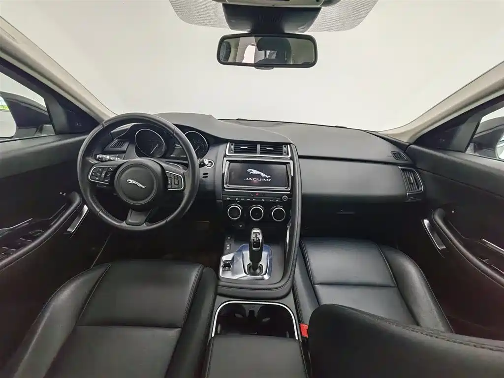 Jaguar E-PACE 2018 P200 China VI фото 5