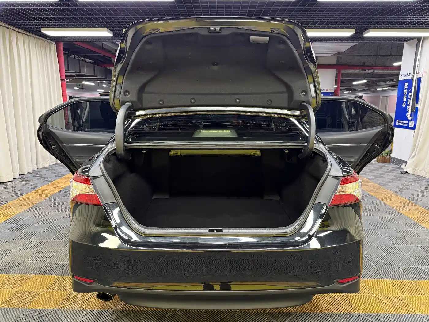 Toyota Camry 2021 Hybrid 2.5HGVP Leading Edition фото 32