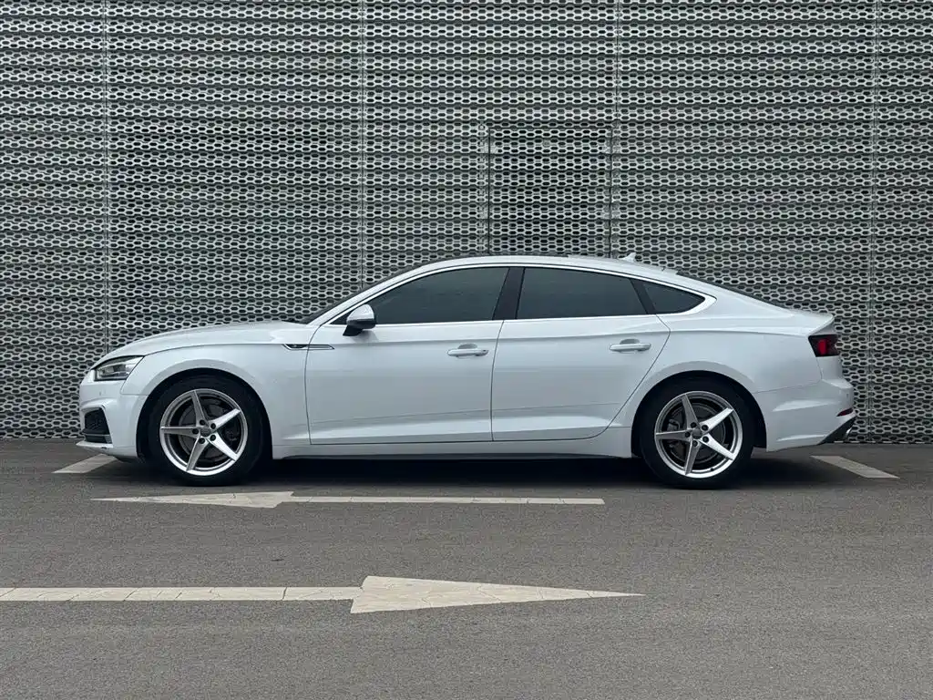 Audi A5 (Import) 2017 Sportback 40 TFSI Fashion фото 3