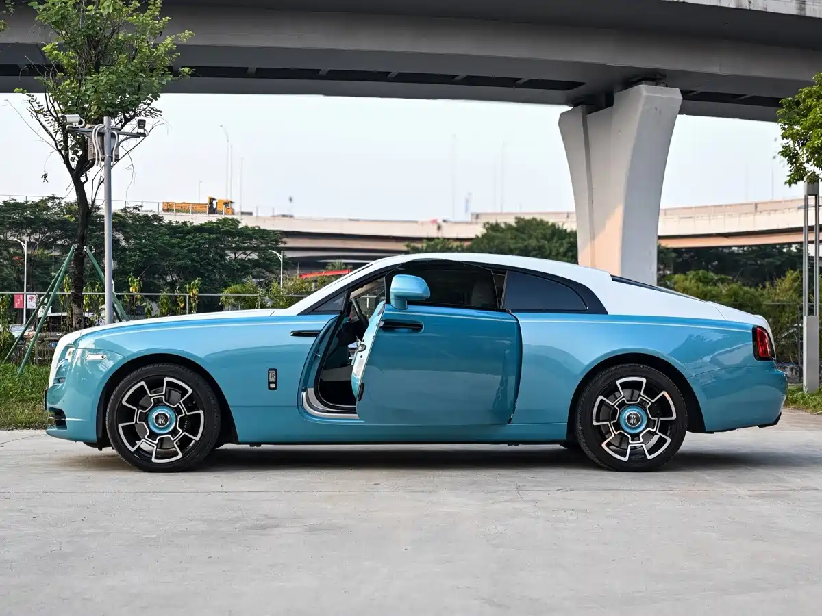 Фото 2 - Rolls-Royce Wraith