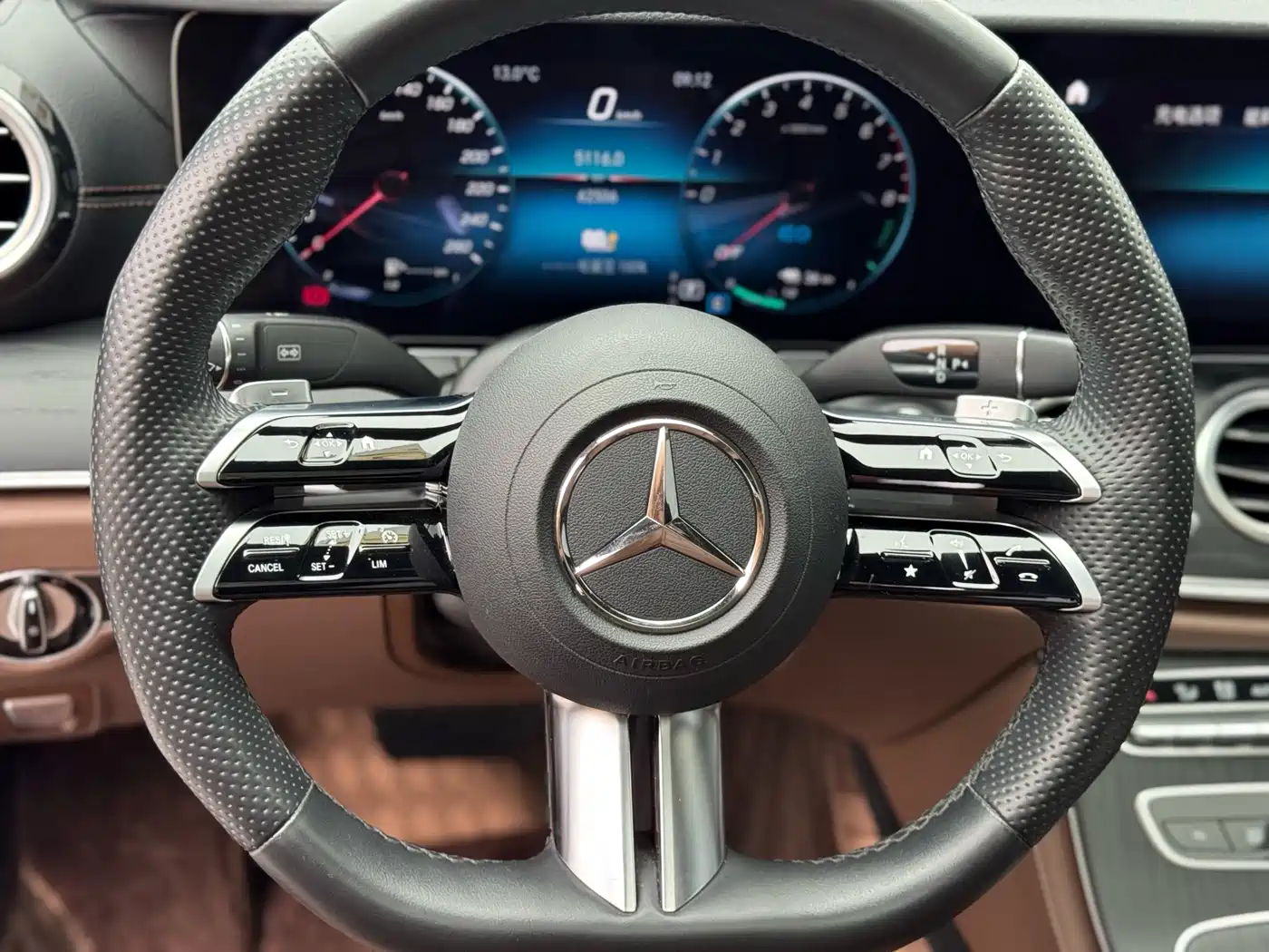 Mercedes-Benz E-Class New Energy 2023 E 350 e L Plug-in Hybrid Sport Sedan фото 14
