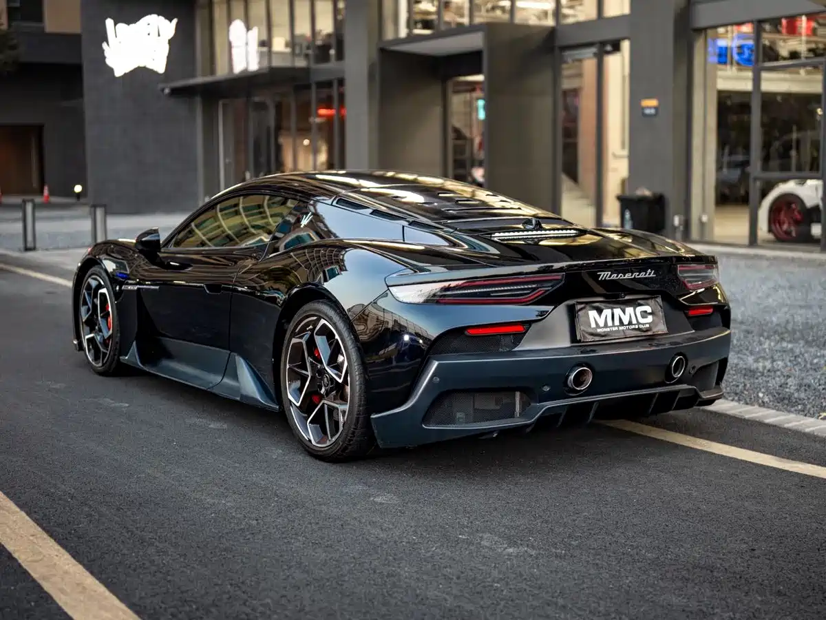 Photo 7 - Maserati MC20