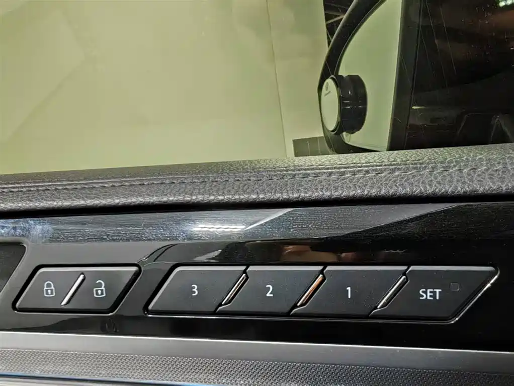 Volkswagen Phideon 2018 380TSI 2WD Business Edition фото 13