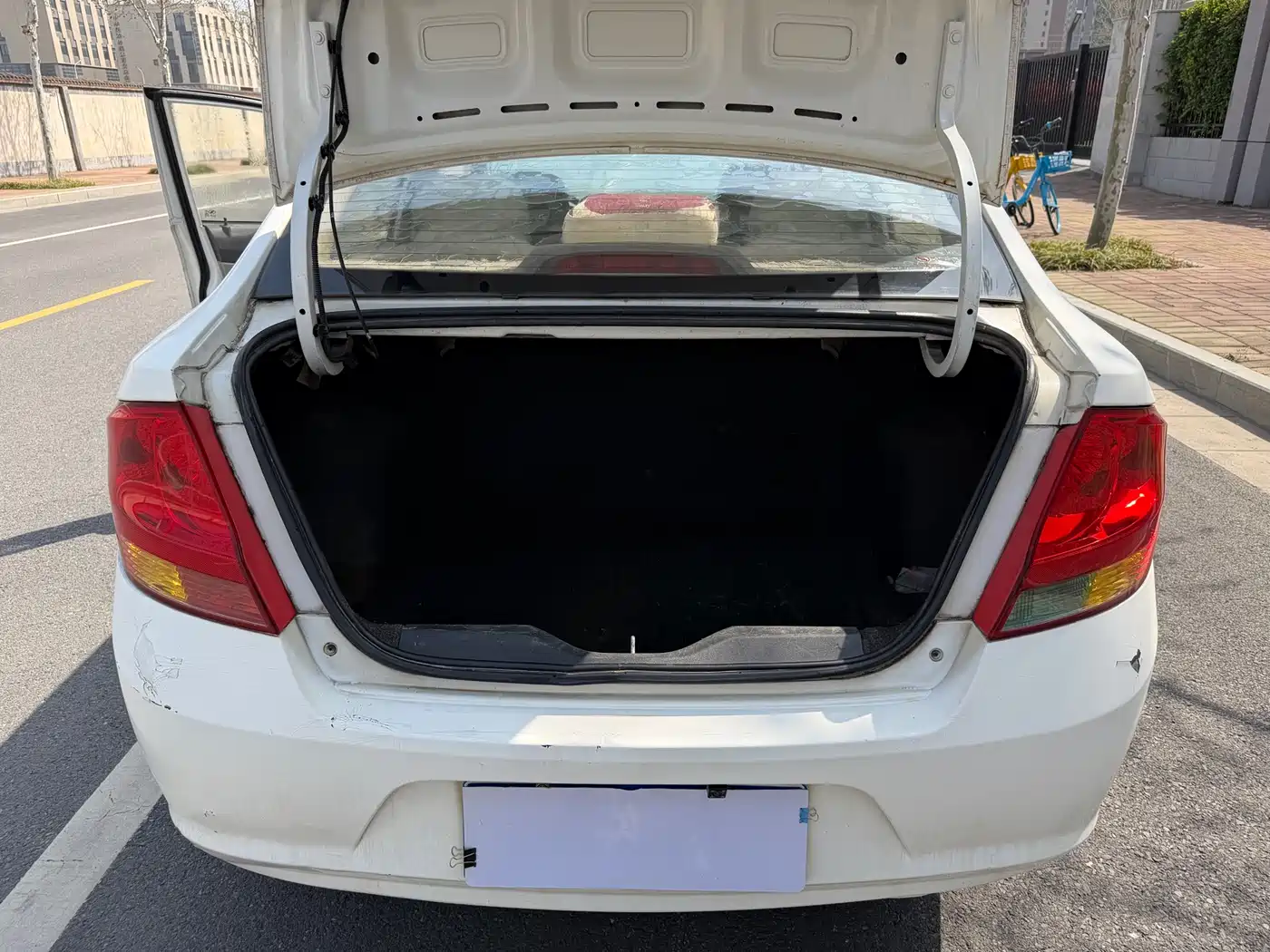 Chevrolet Sail 2013 Sedan 1.2L AMT Ideal Edition фото 18