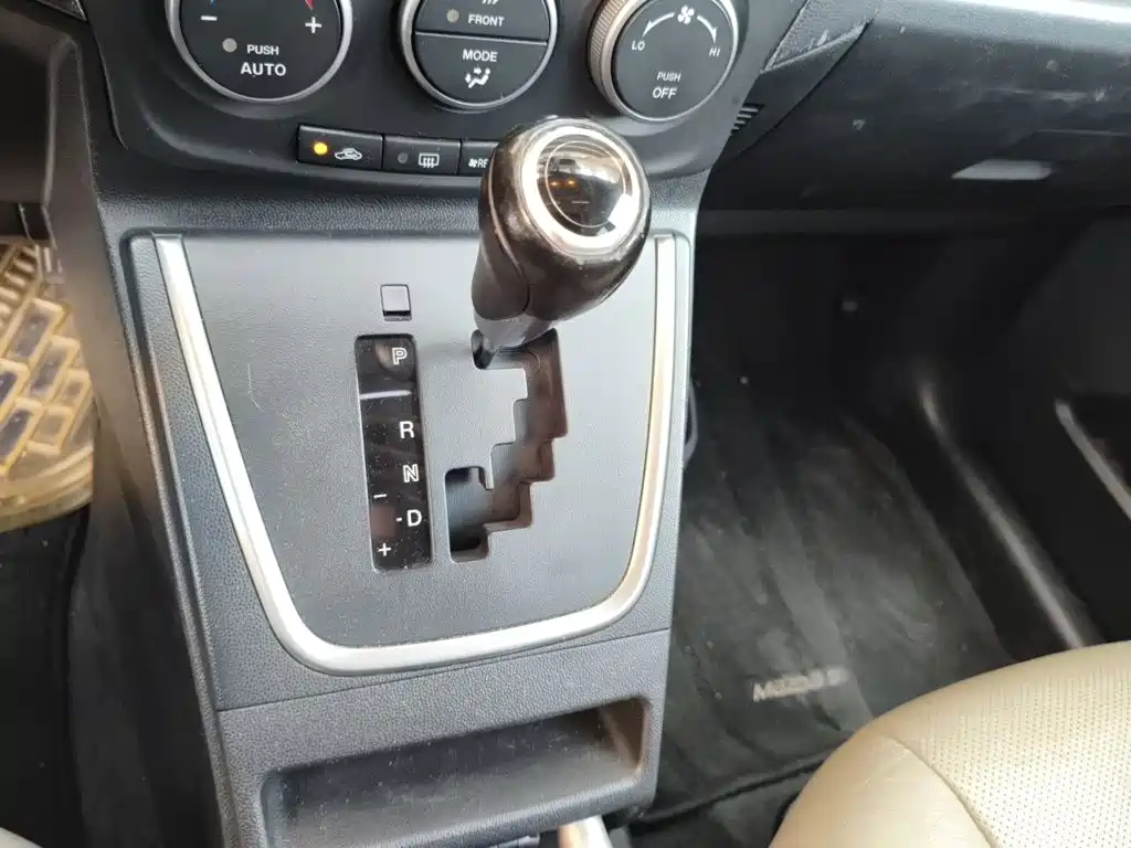 Mazda Mazda5 2015 2013 2.0L Automatic Luxury