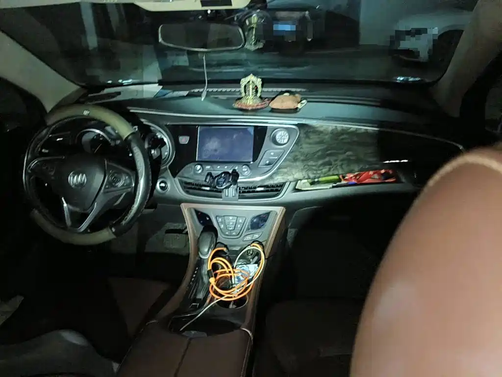 Фото 12 - Buick Envision Plus