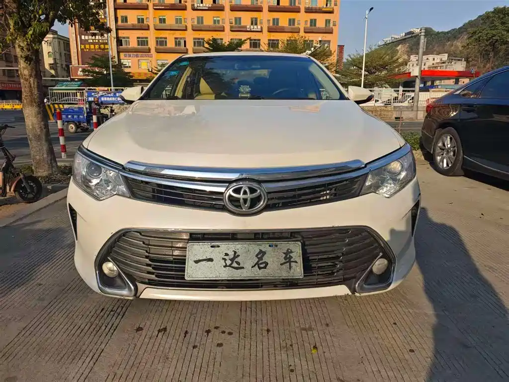 Toyota Camry 2015 2.0G Leading Edition фото 2