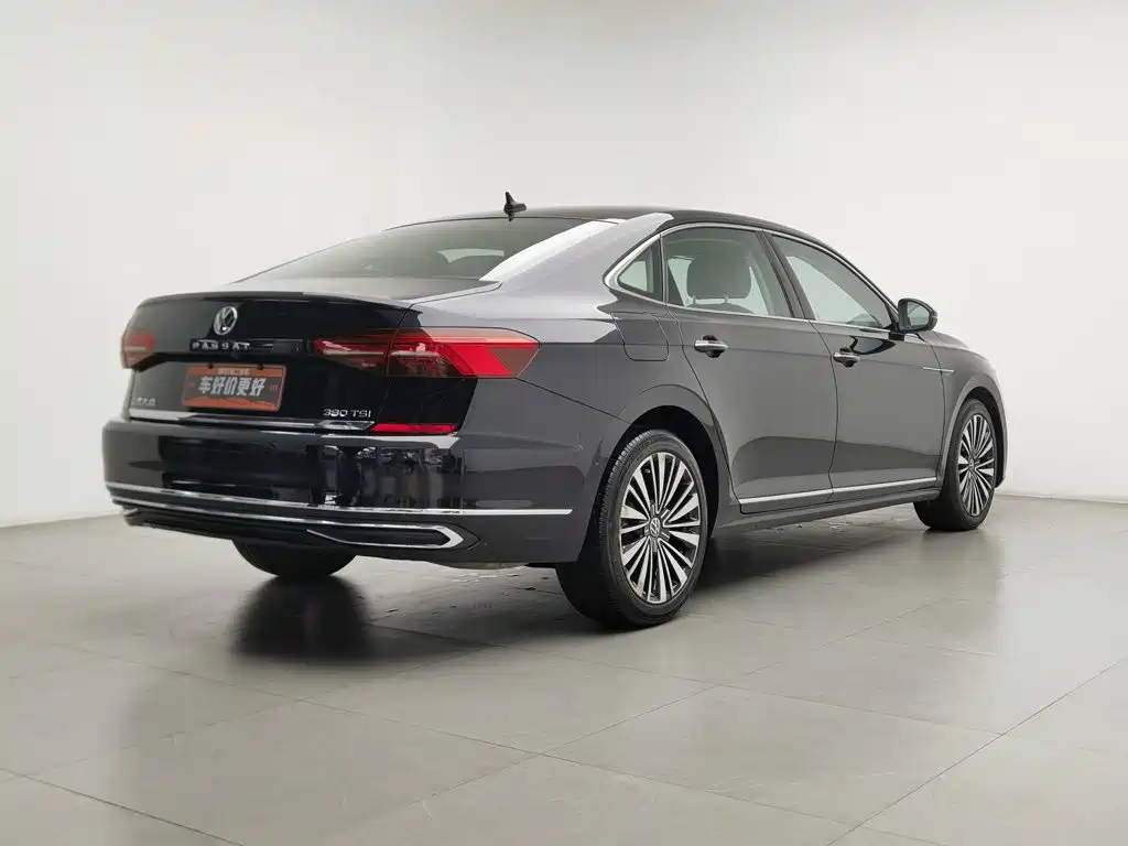 Фото 2 - Volkswagen Passat