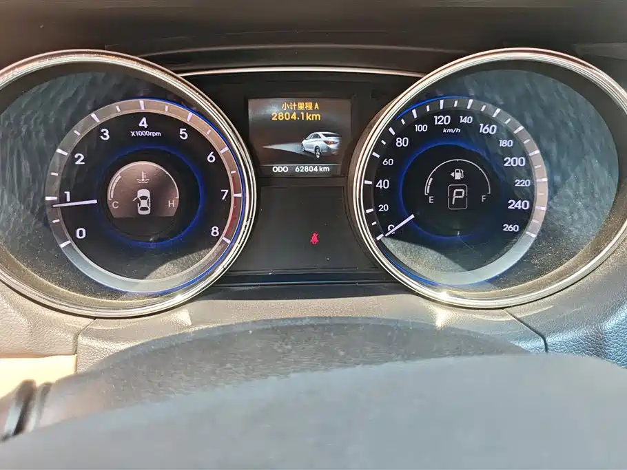 Hyundai Sonata 2013 2.0L Automatic Luxury Edition фото 14