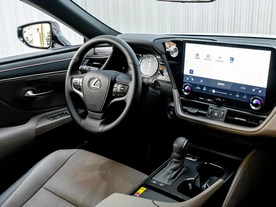Lexus ES 2026 2025 200 Ultimate Edition