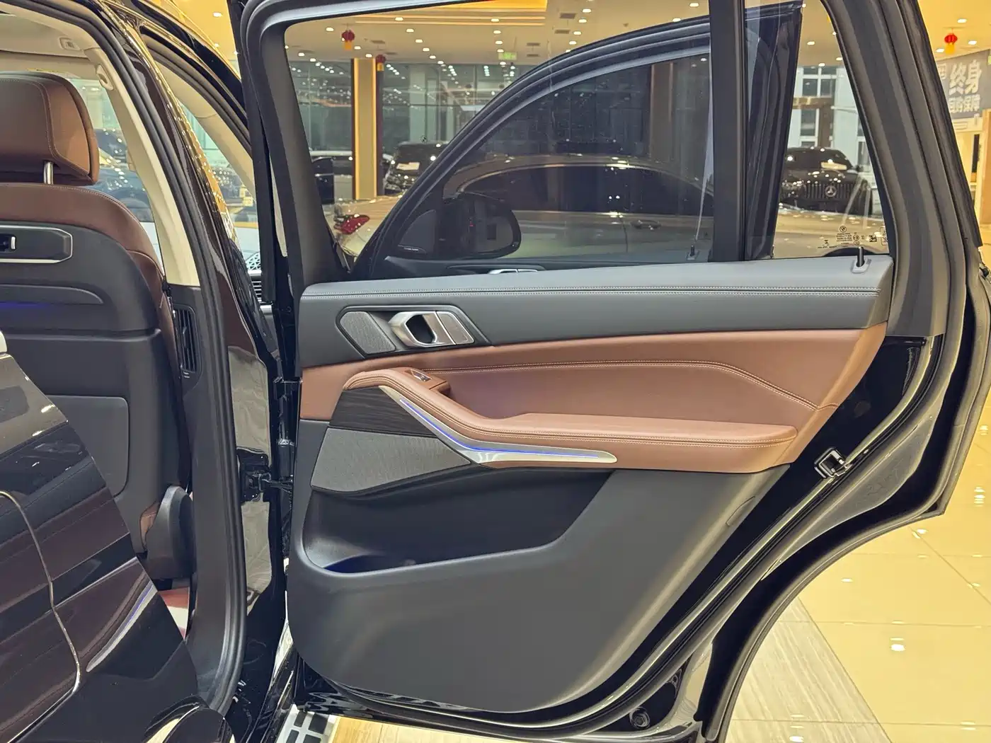 BMW X7 2024 xDrive40i Leading Luxury Package фото 17