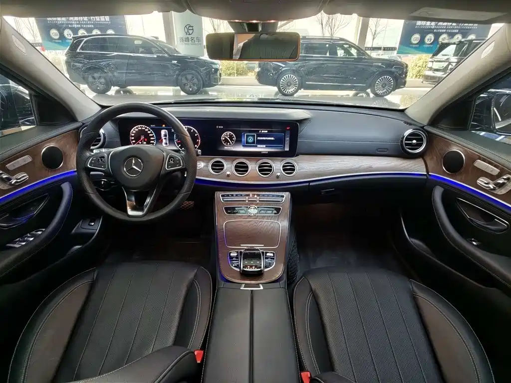 Mercedes-Benz E-Class 2018 E 300 L Fashion фото 6