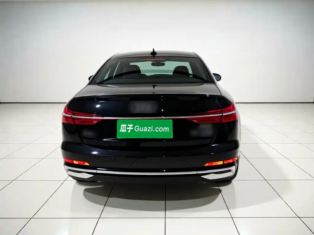 Фото 5 - Audi A6L