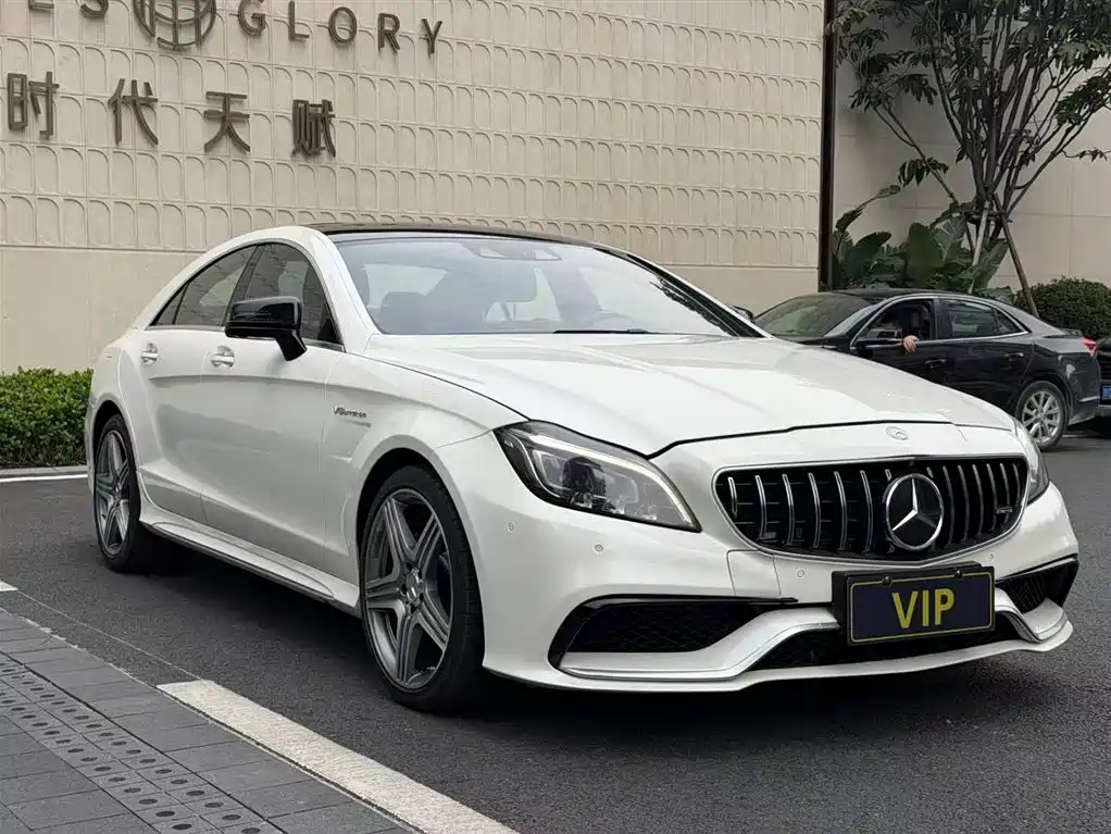 Mercedes-Benz CLS AMG 2015 AMG CLS 63 4MATIC фото 9