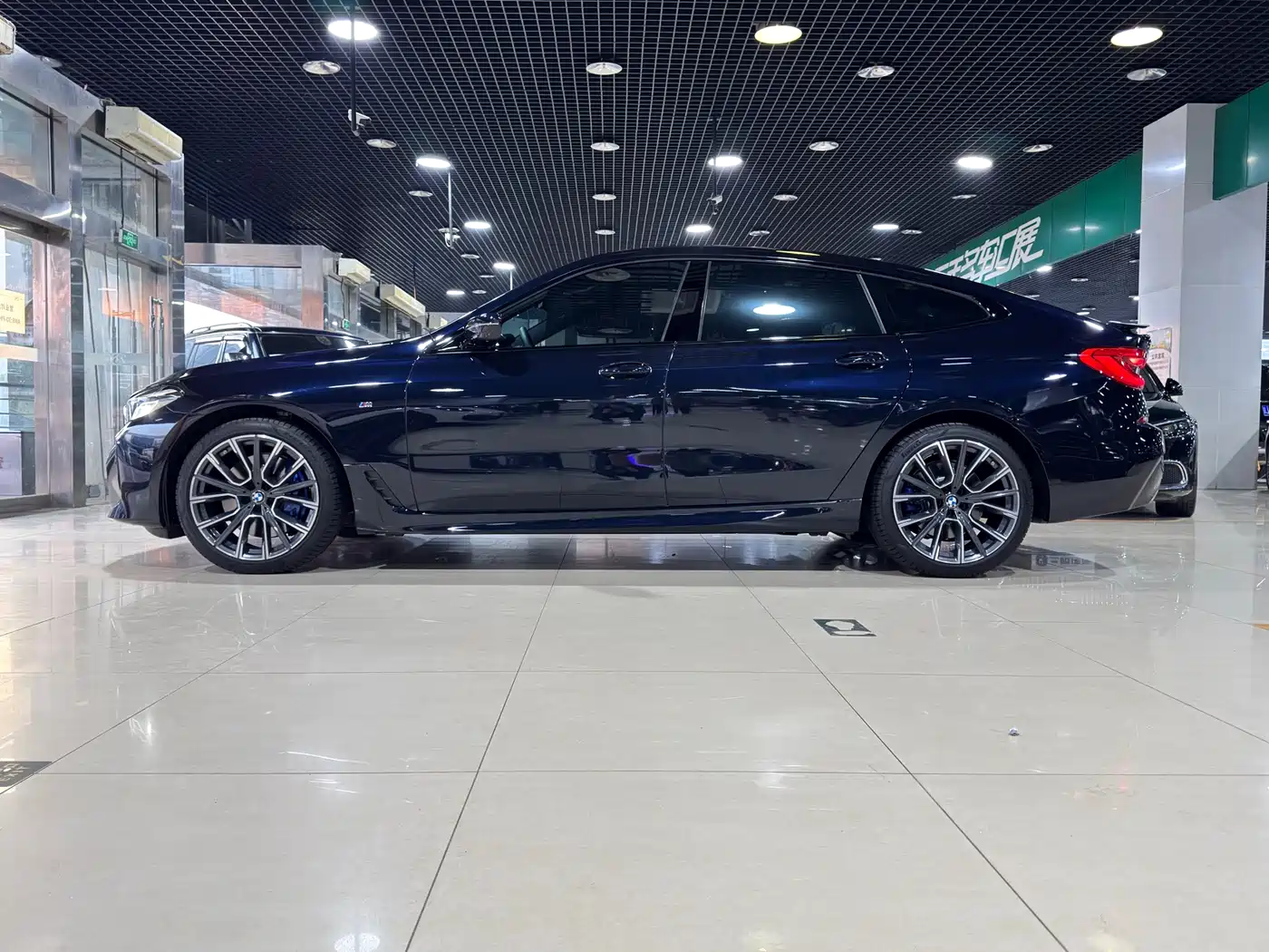 BMW 6 Series GT 2024 630i M Sport Ultimate Package фото 4