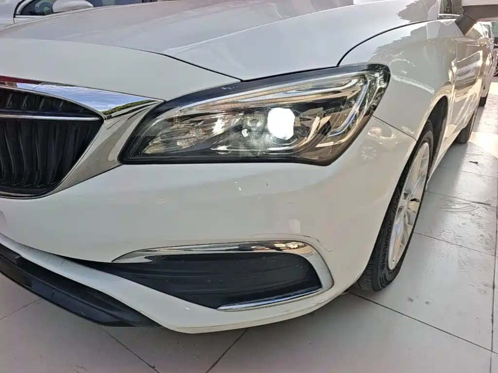 Фото 24 - Buick Verano