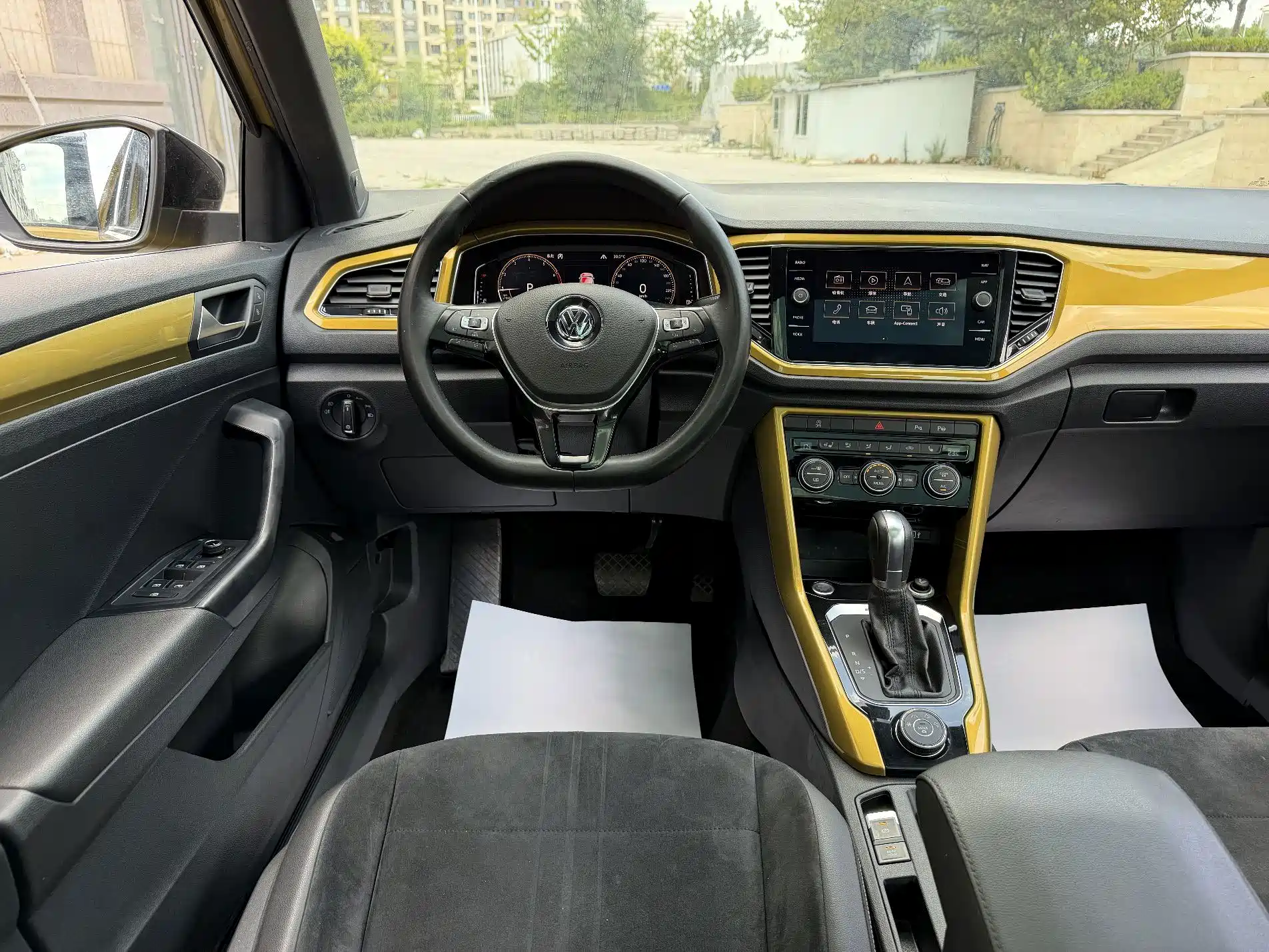Photo 8 - Volkswagen T-ROC