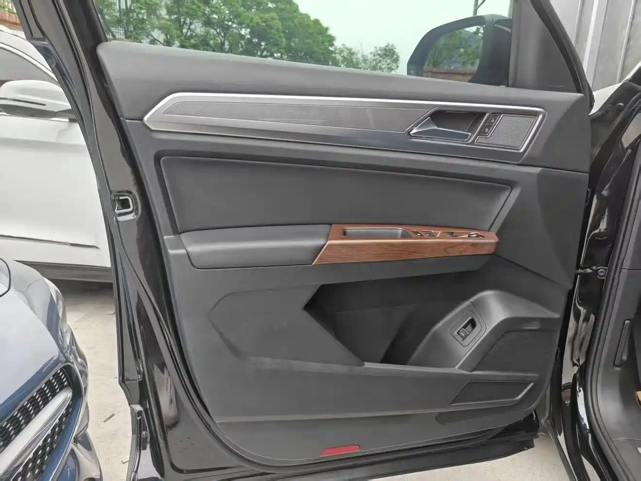 Volkswagen Teramont 2020 330TSI 2WD Luxury China VI фото 5