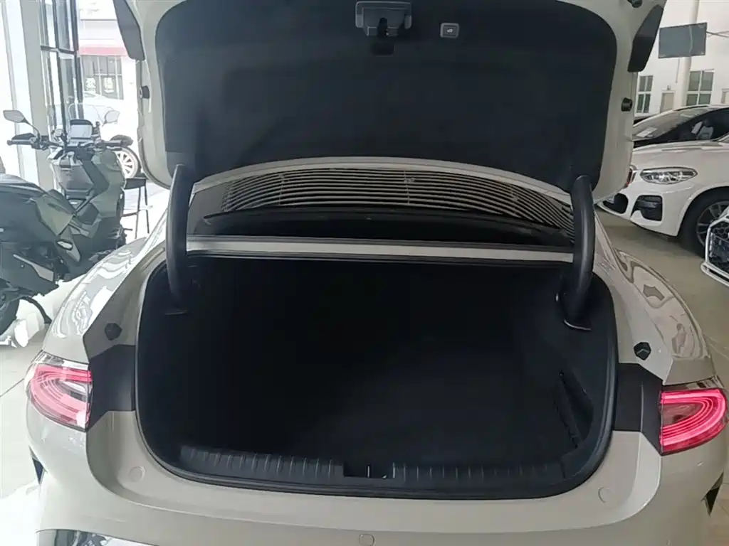 Xiaomi Auto Xiaomi SU7 2024 RWD Ultra Long Range Advanced Smart Driving Pro Edition фото 19