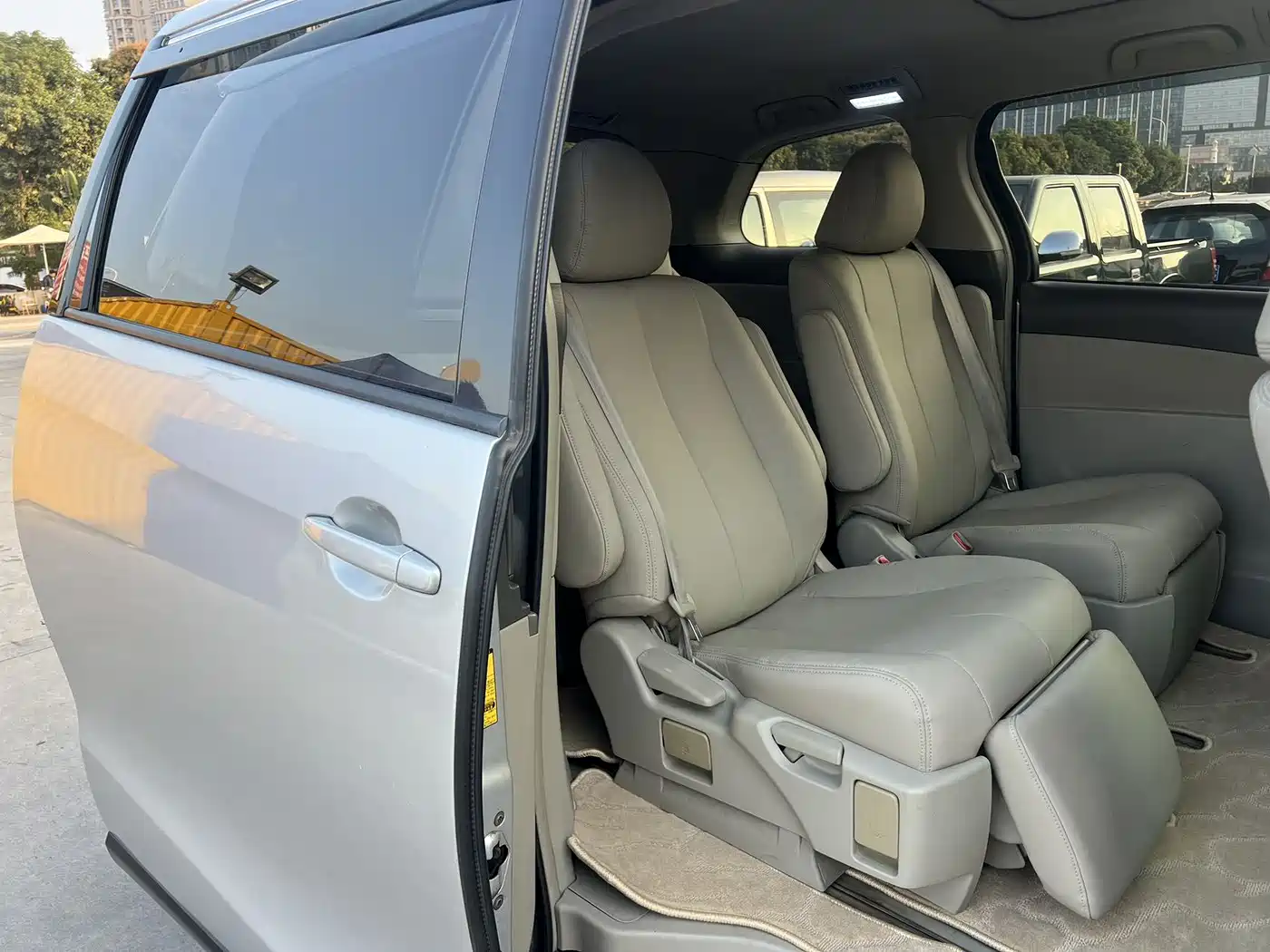 Toyota Previa 2006 2.4L 7-seater Standard фото 9