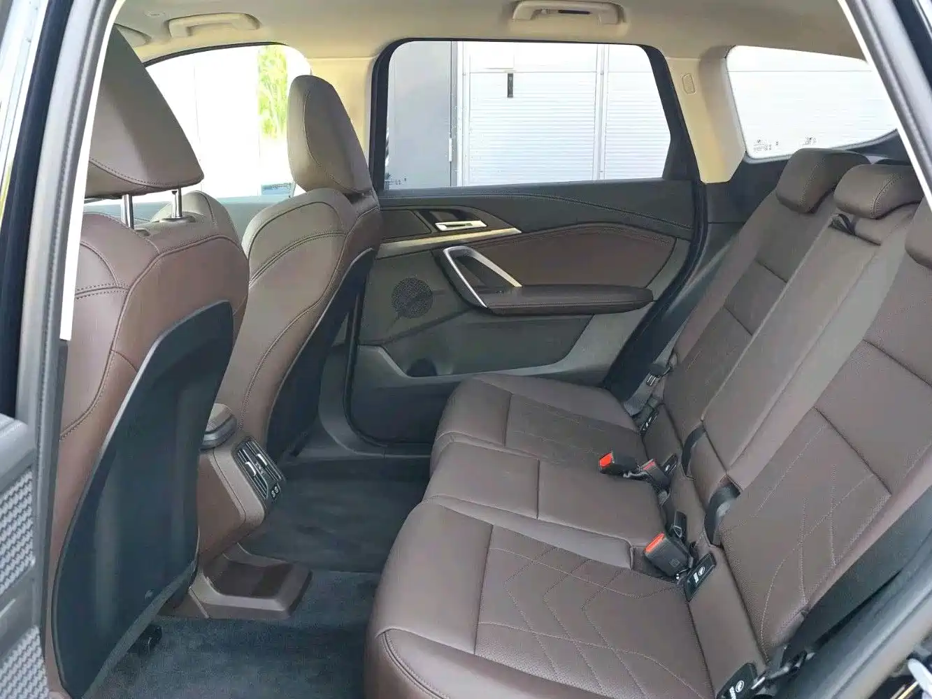 BMW iX1 2025 eDrive25L M Sport Package фото 6