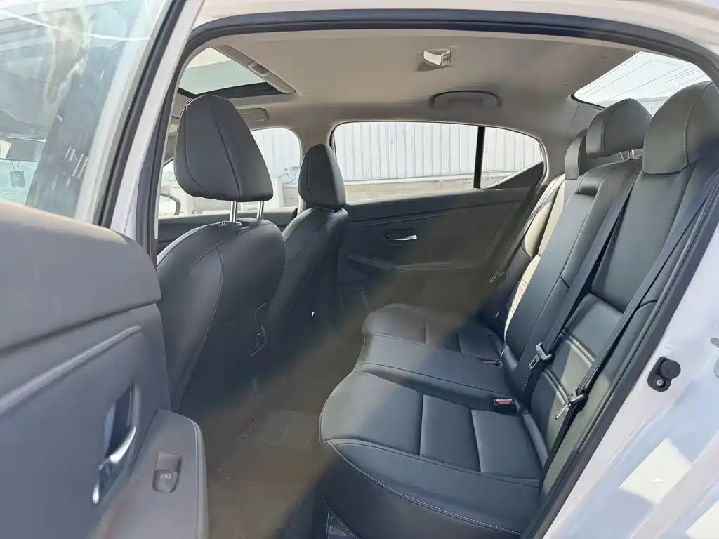 صورة 13 - Nissan Sylphy