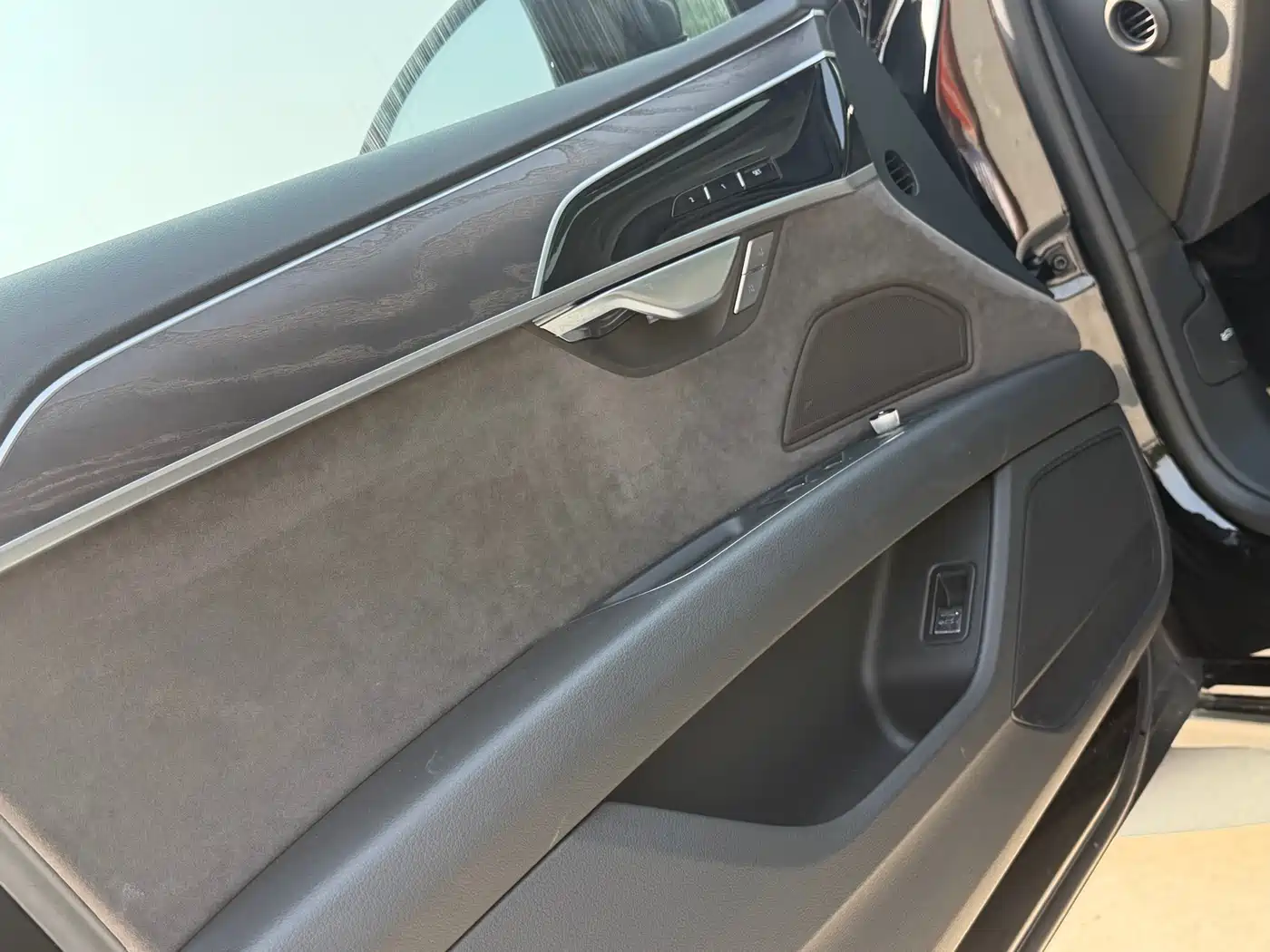 Audi A8 2021 A8L 50 TFSI quattro Comfort фото 9