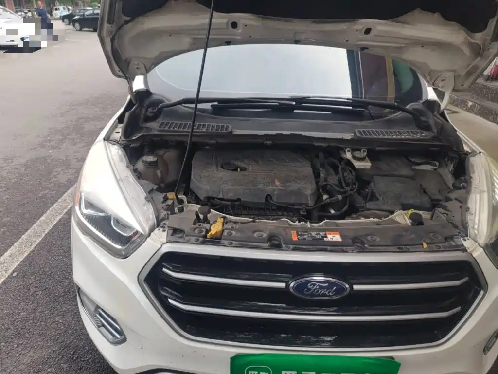 Фото 23 - Ford Kuga