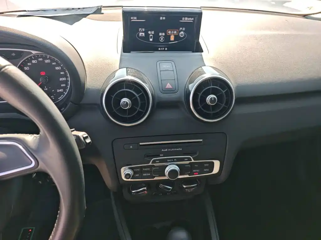 Фото 13 - Audi A1