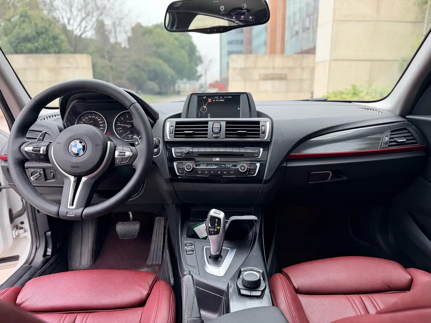 BMW 1 Series (Import) 2016 120i Sport Design Package фото 6