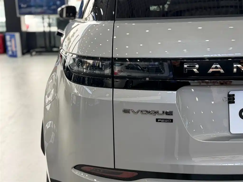 Land Rover Range Rover Evoque 2021 Range Rover Evoque L 249PS R-Dynamic S Performance Edition фото 9