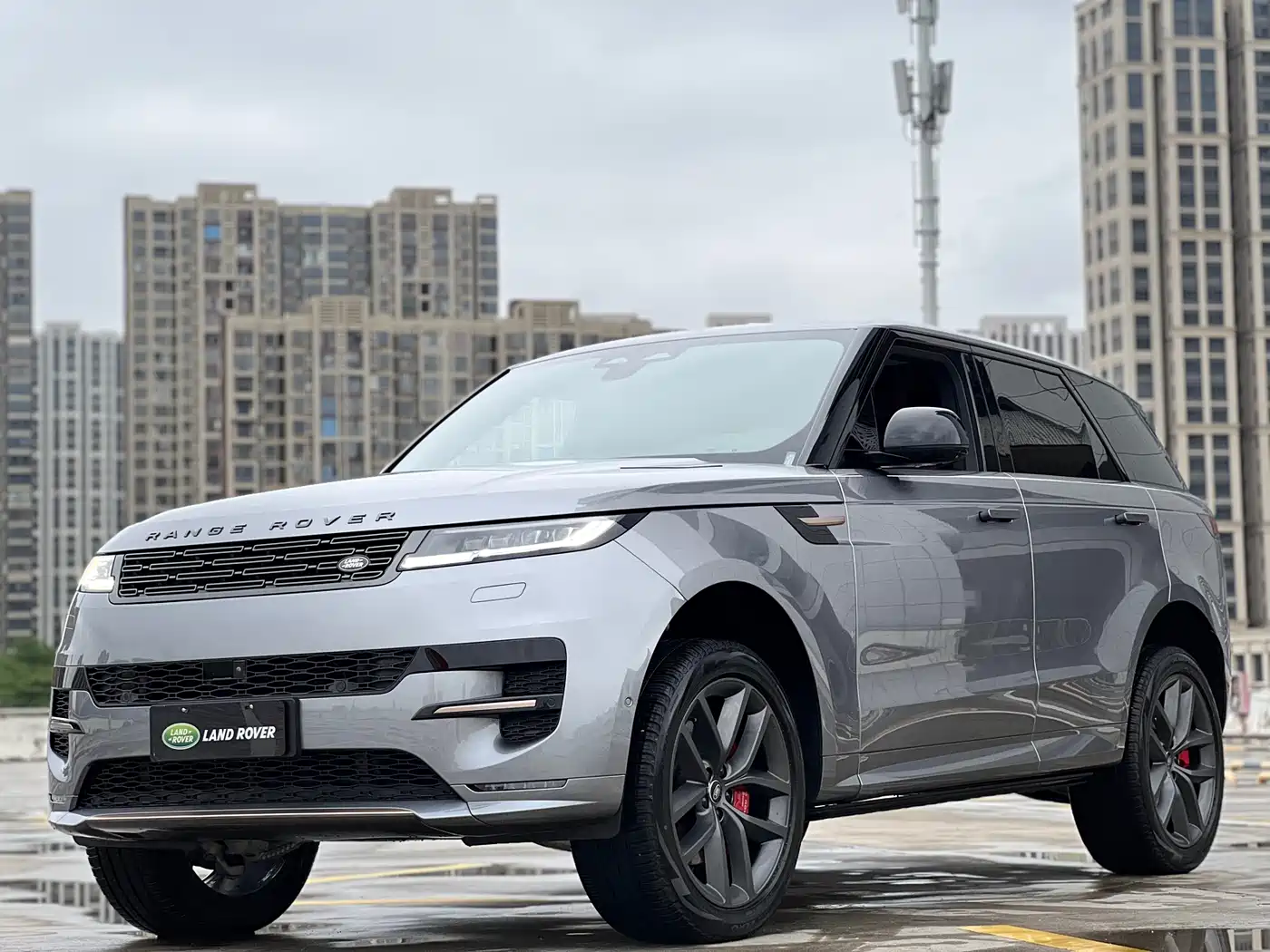 Land Rover Range Rover Sport 2025 400PS Dynamic SE