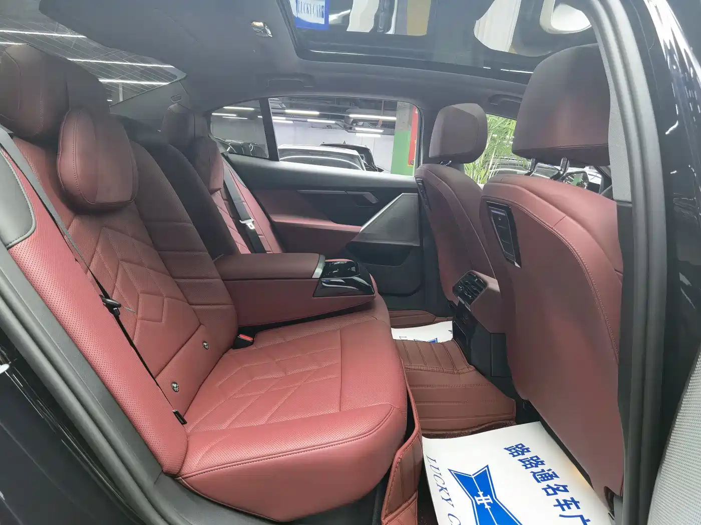 BMW 5 Series 2025 525Li M Sport Package фото 9