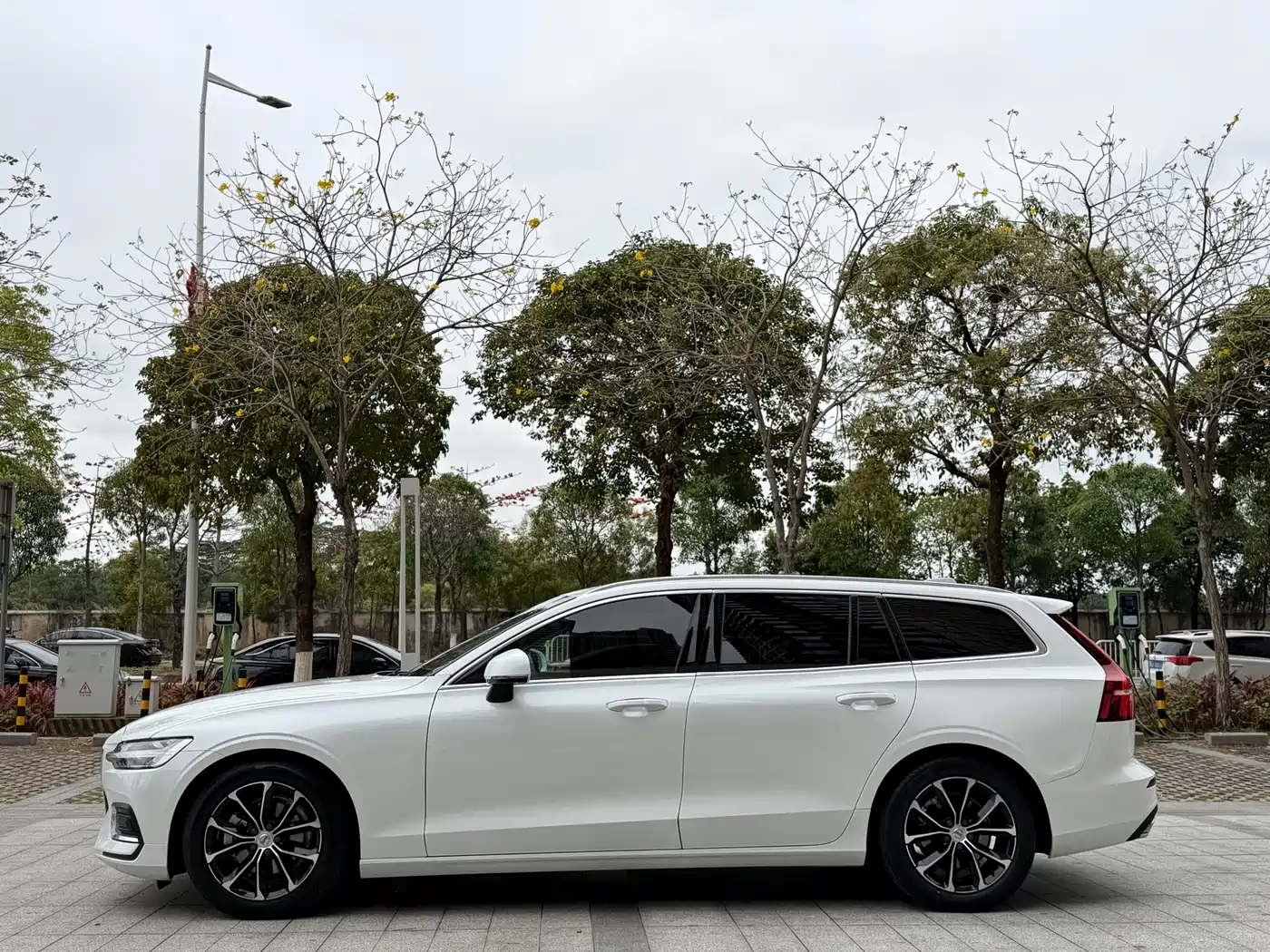 Volvo V60 2020 T4 Momentum Luxury фото 12