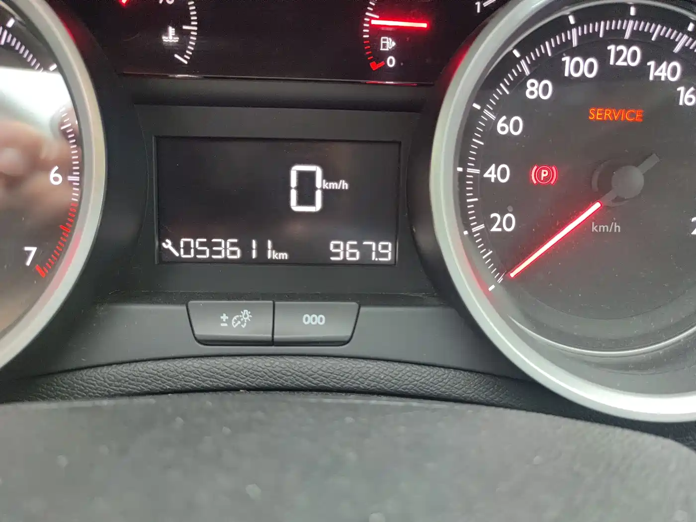 Peugeot 408 2014 1.8L Manual Leading Edition фото 13